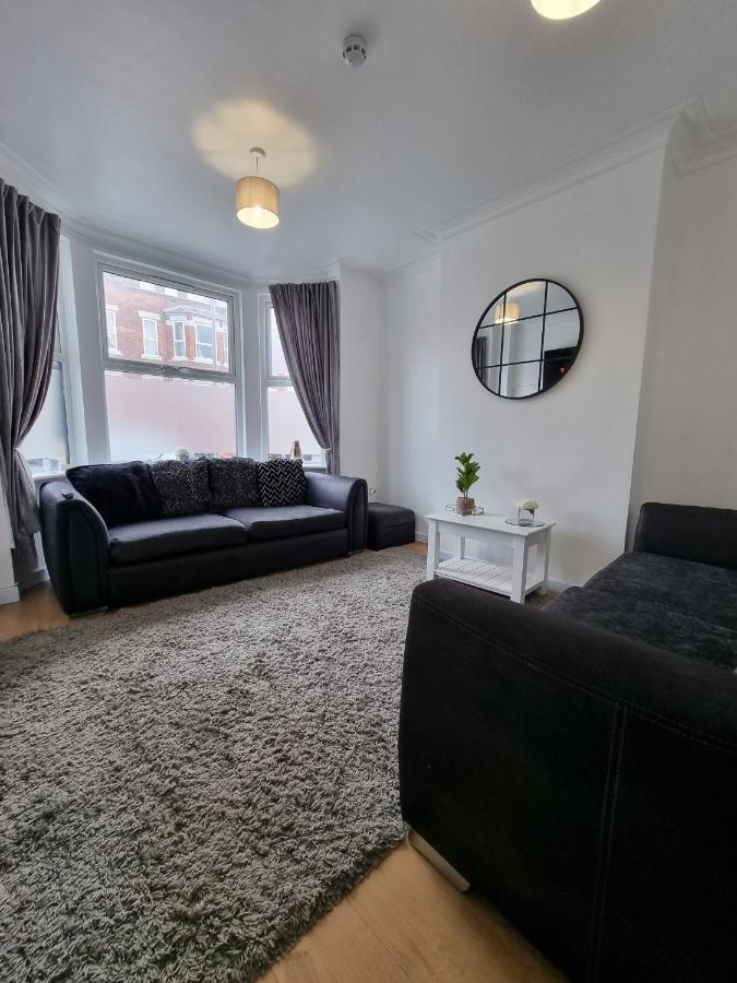 23 Woodhouse Villa Stoke-on-Trent Eksteriør billede